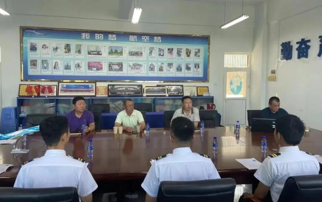 东方时尚国际航空发展有限公司到访我校交流访问
