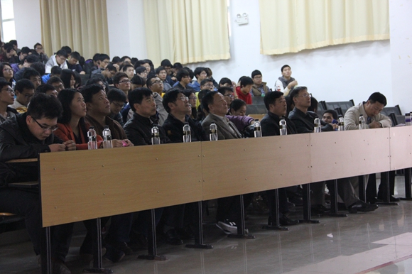 严谨进取，责任荣誉-------威廉希尔中国官网举行2013——2014学年第一学期学生工作总结表彰大会