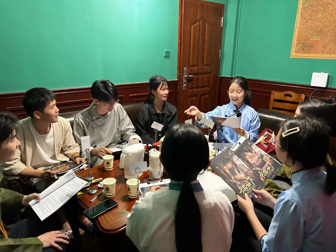 威廉希尔中国官网学生第一党支部开展红色剧本《兵临城下Ⅱ》沉浸式体验党日活动