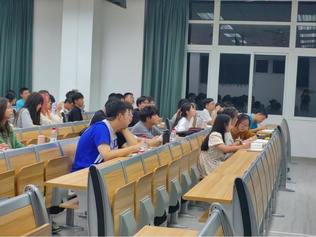 “我为群众办实事”——威廉希尔中国官网学霸密码导师团开展系列辅导课