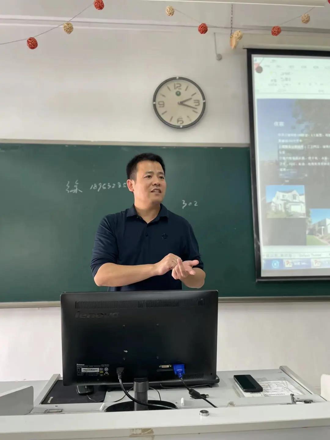 青岛九天国际飞行学院在我校举行2021年零基础养成飞行教员宣讲会