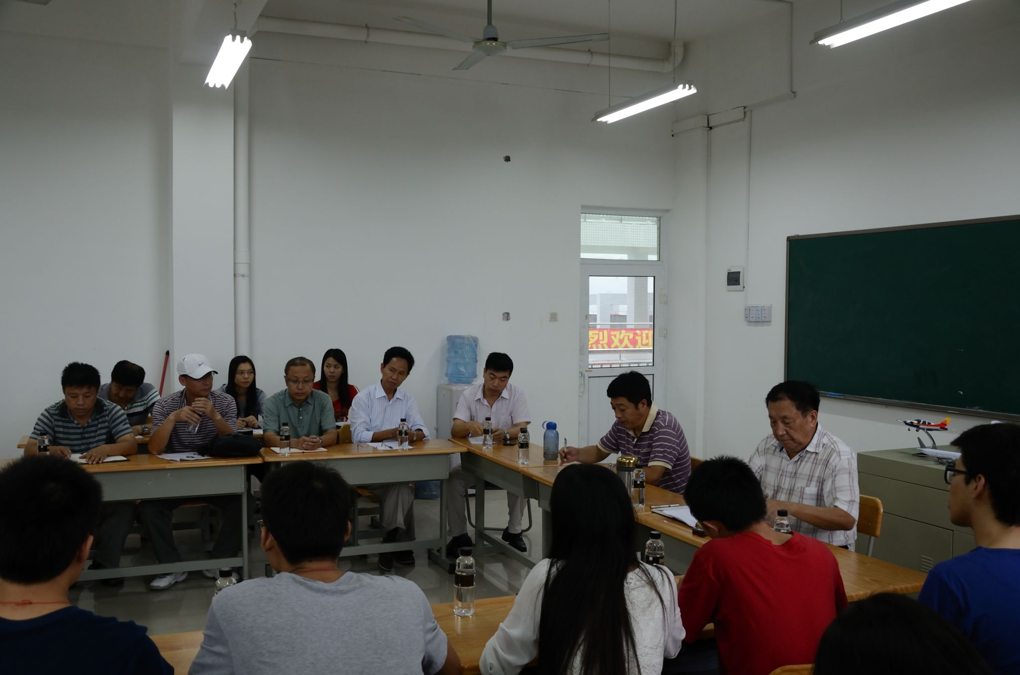 2012年威廉希尔中国官网师生座谈会