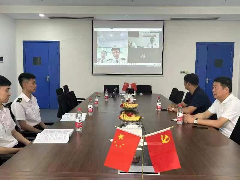 威廉希尔中国官网走访航校并看望学生